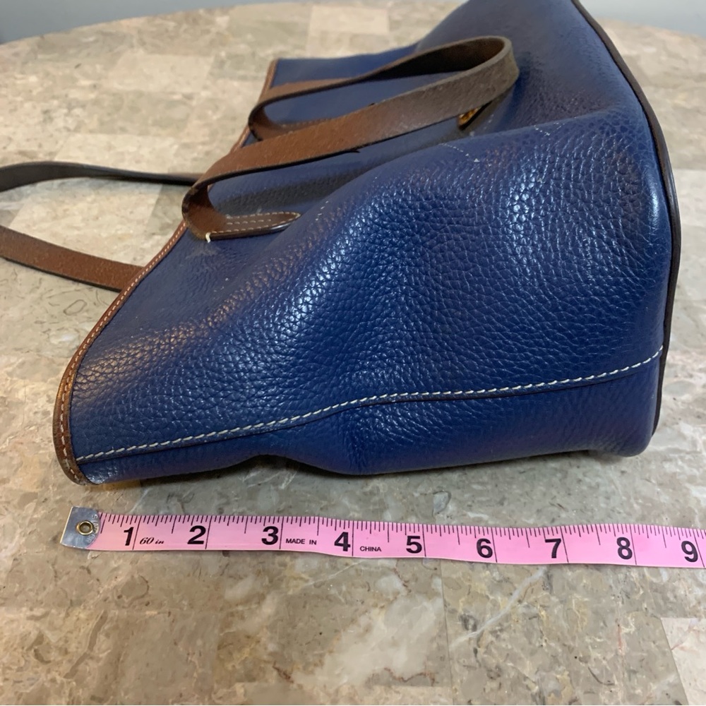 Vintage Dooney & Bourke 1990s Navy Tote Bag Pebble Leather Brown Trim Top Handle - Picture 11 of 16
